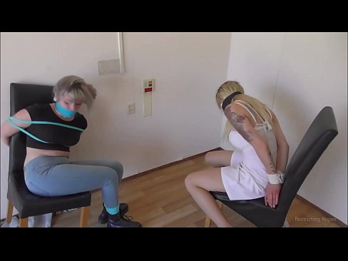 ❤️ Toksomaniulo / ligita kaj buŝoŝtopita / junulino en mizero Sekso ĉe ni % eo.assistirhentai.ru% ☑